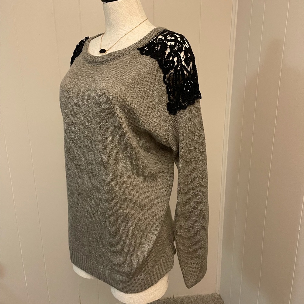 CHARMING CHARLIE LACED SHOULDER SWEATER - Picture 2 of 4
